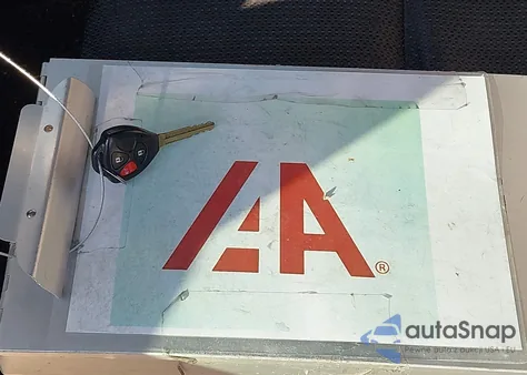 2010 Toyota Matrix z USA, uszkodzony, nr VIN 2T1KU4EE7AC531616